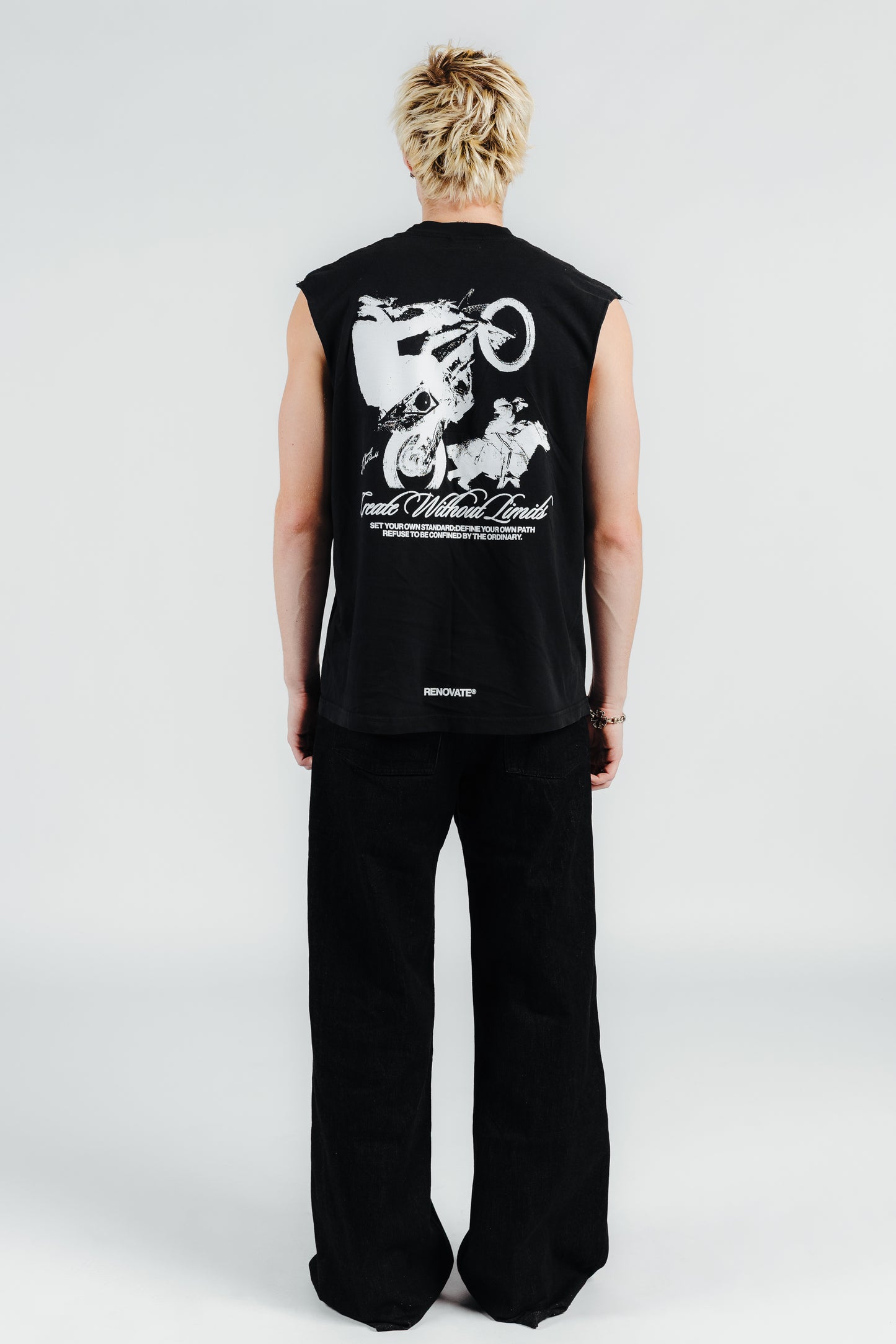 UNBOUNDED SLEEVELESS - CHARCOAL BLACK