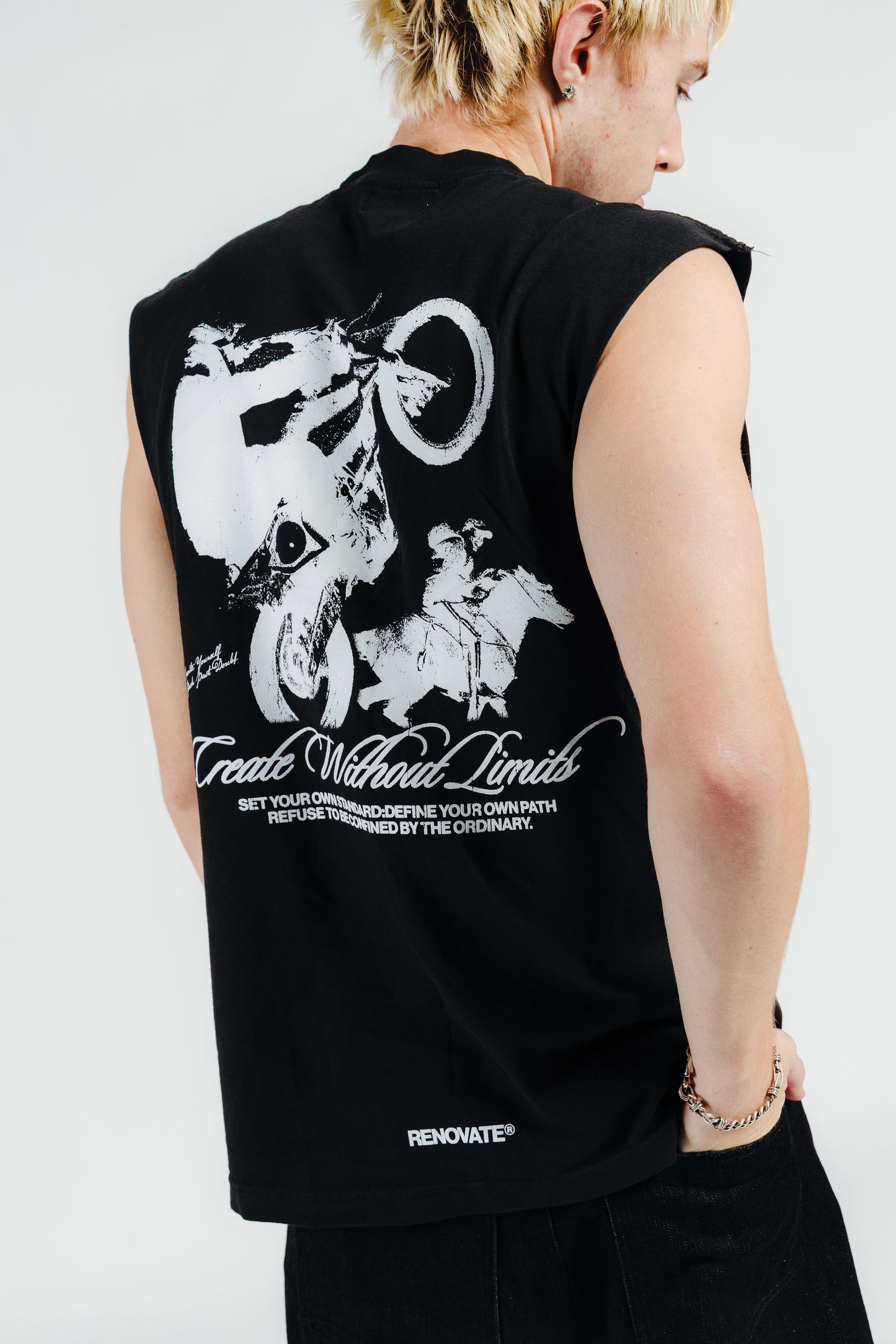 UNBOUNDED SLEEVELESS - CHARCOAL BLACK