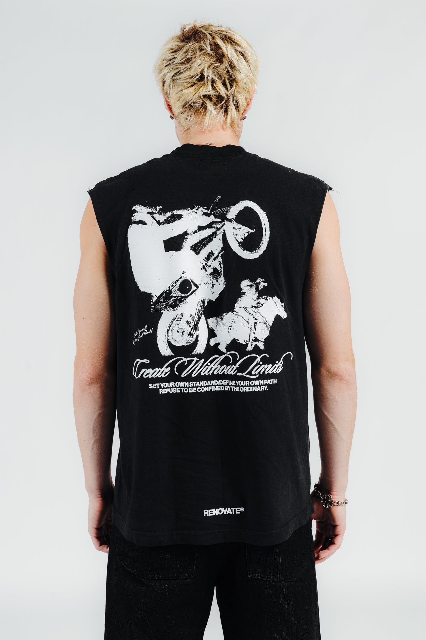 UNBOUNDED SLEEVELESS - CHARCOAL BLACK